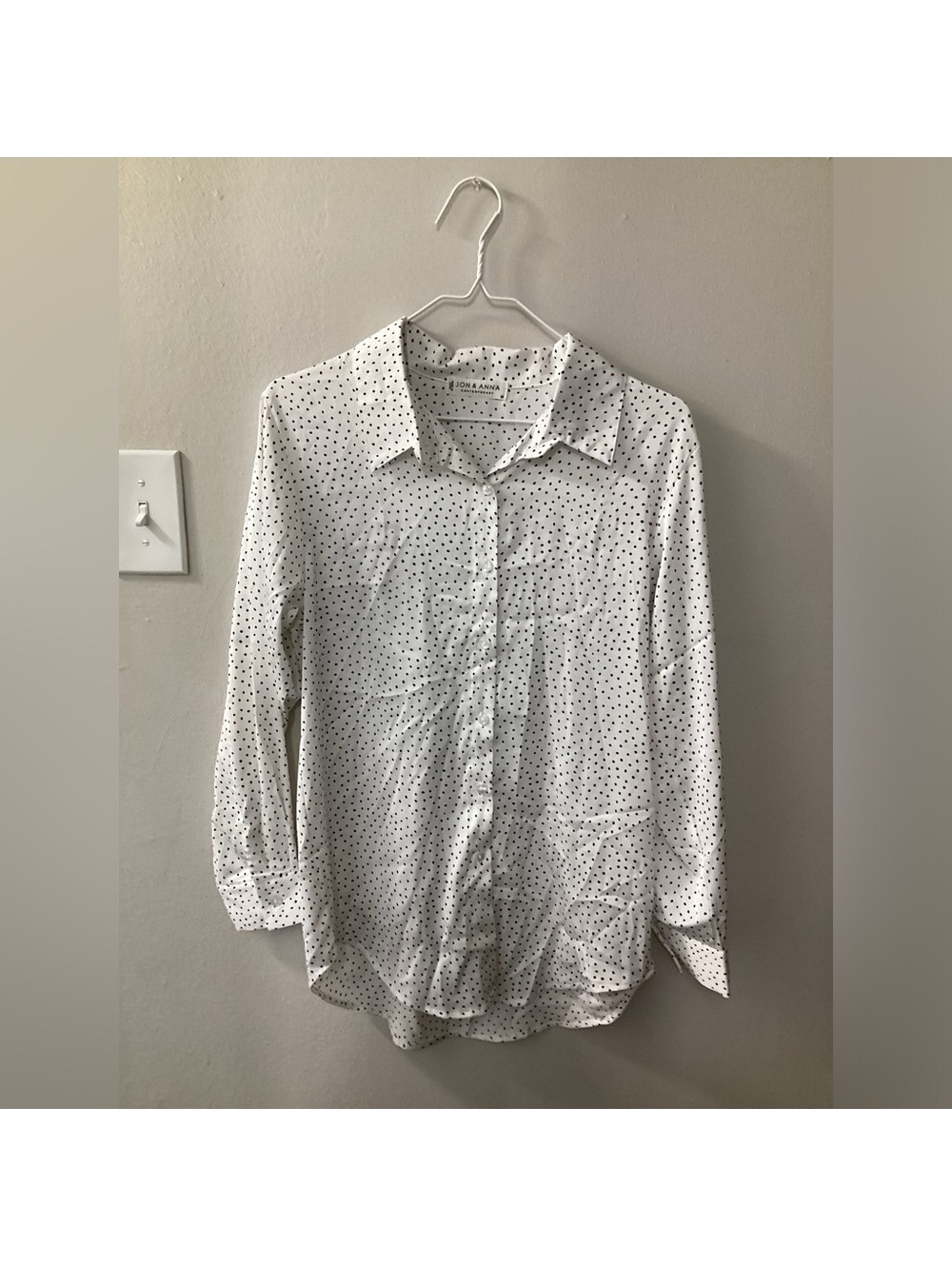 Women’s Jon & Anna Medium Silky Button Down White black dots Tote5
